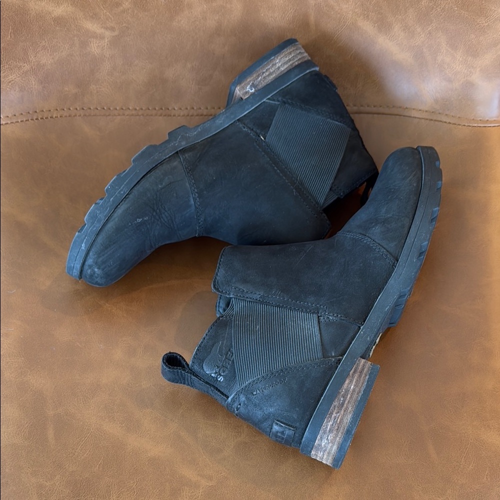Black Leather Sorel Boots